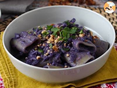 Pasta met rode kool en walnoten, het voorgerecht dat er goed uitziet en gemakkelijk te bereiden is