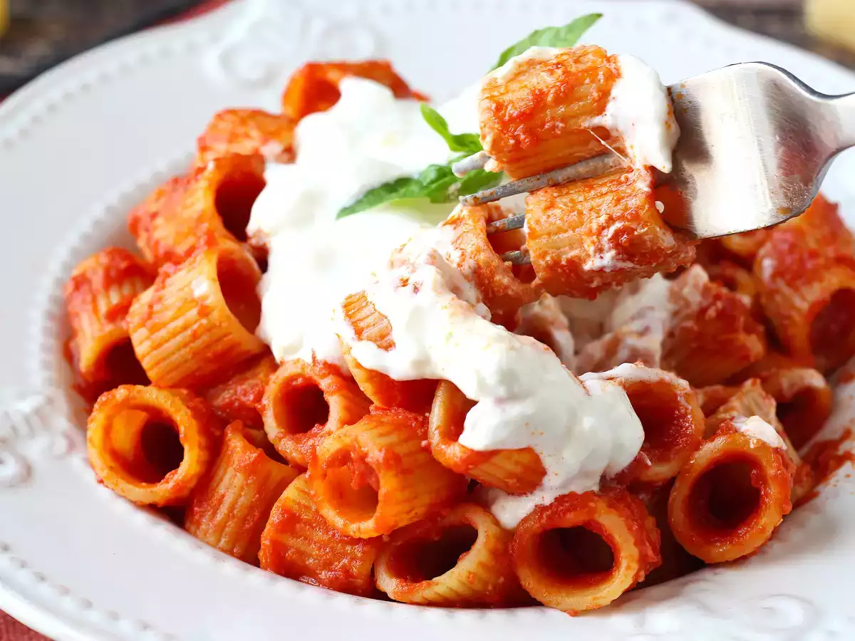 Pasta met stracciatella en romige tomaat: het voorgerecht klaar in 10 minuten - foto 6