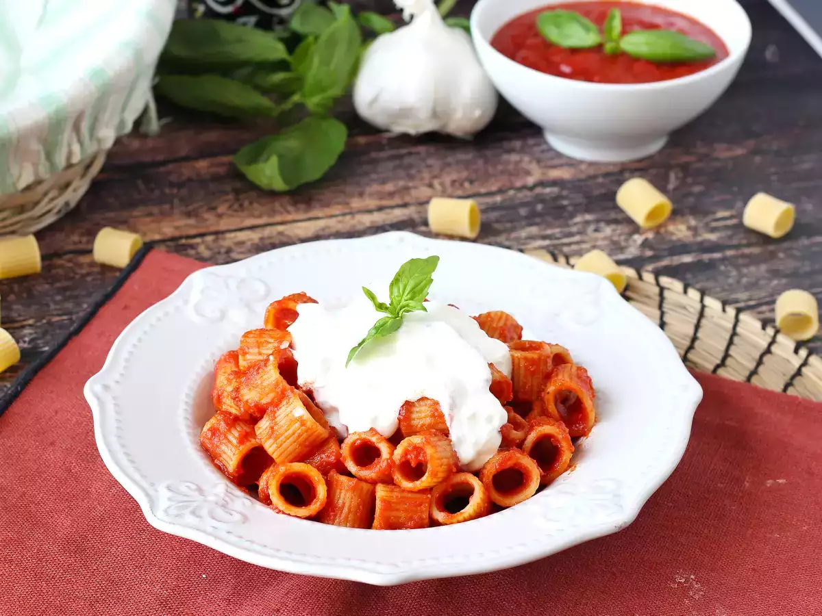 Pasta met stracciatella en romige tomaat: het voorgerecht klaar in 10 minuten - foto 8