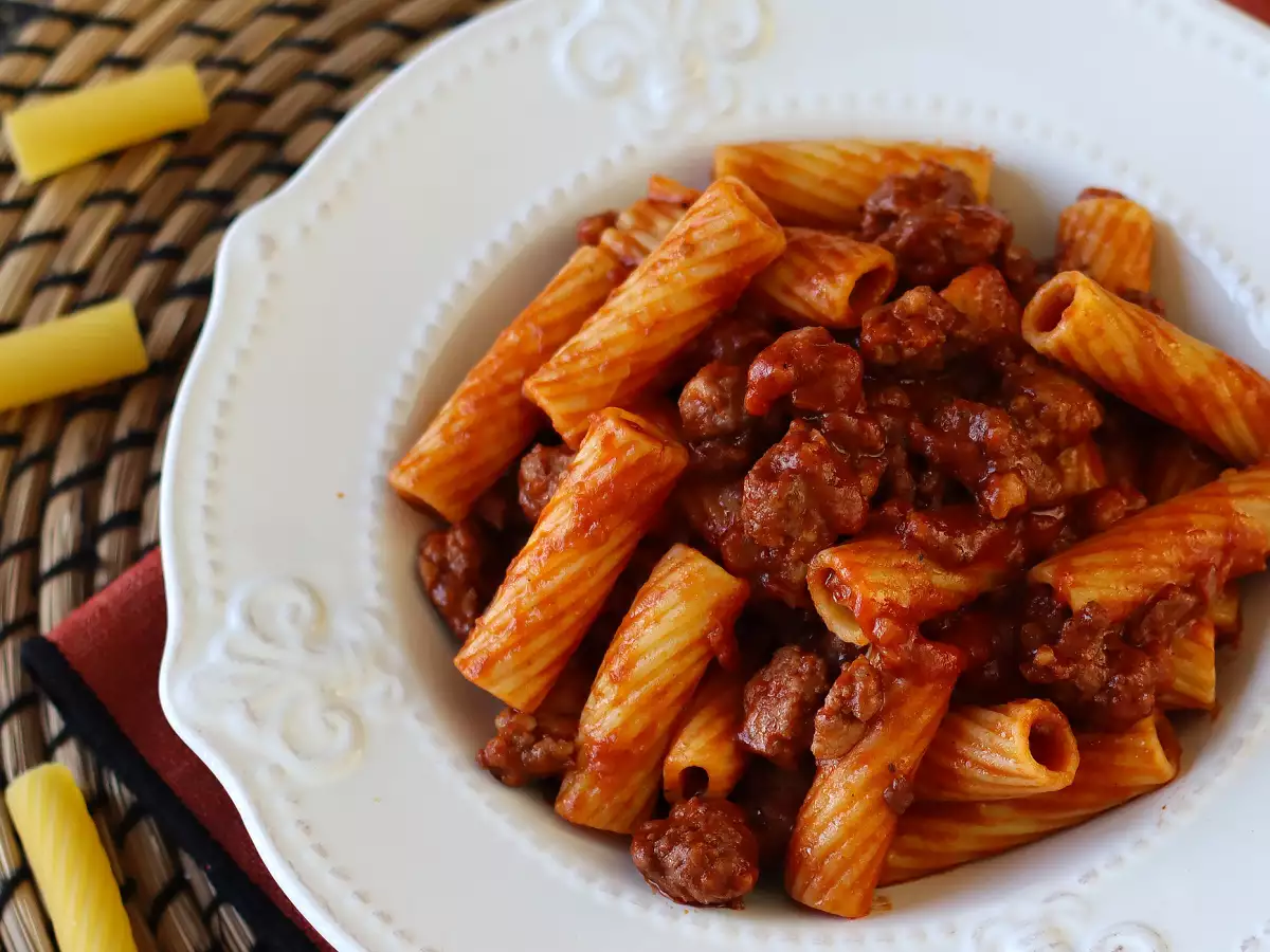 Pasta met worstsaus: een eenvoudig gerecht met een intense smaak - foto 2
