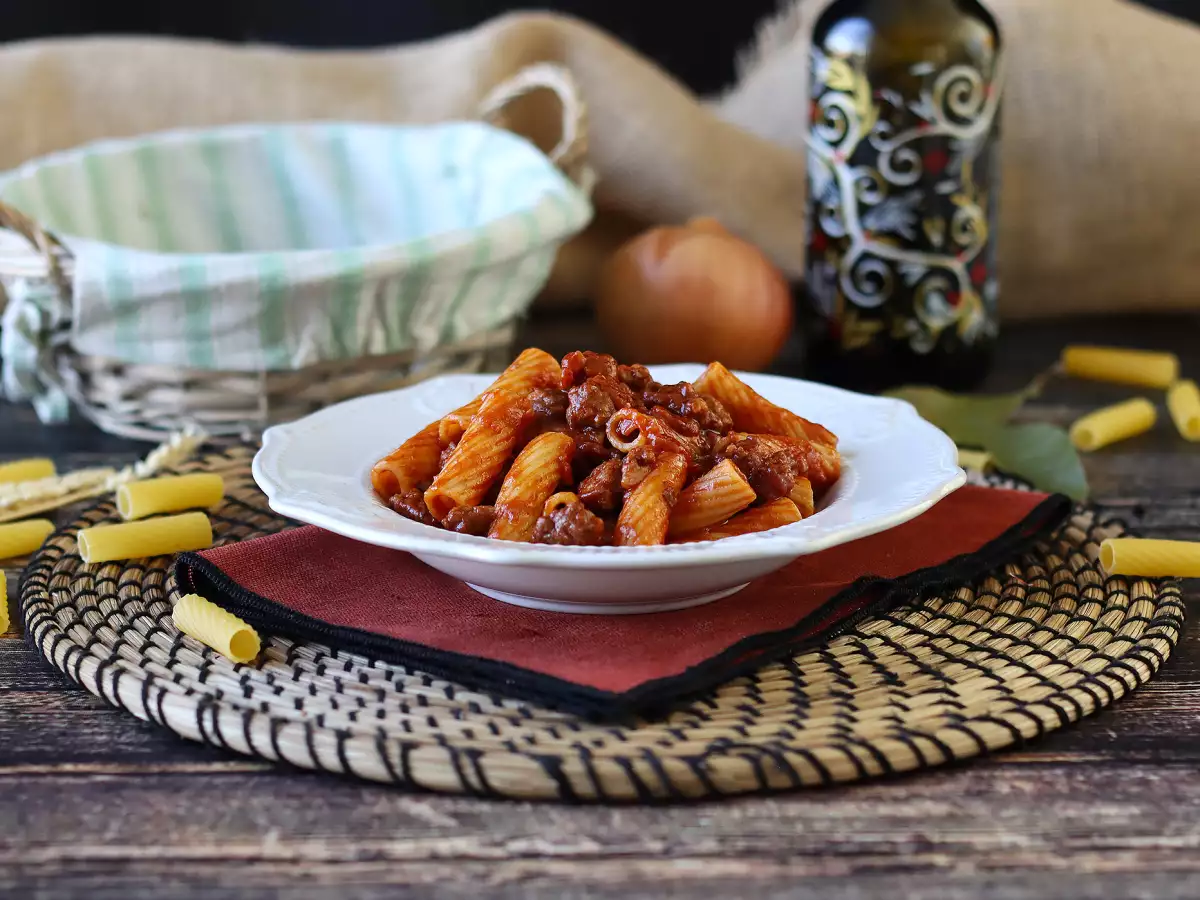 Pasta met worstsaus: een eenvoudig gerecht met een intense smaak - foto 7