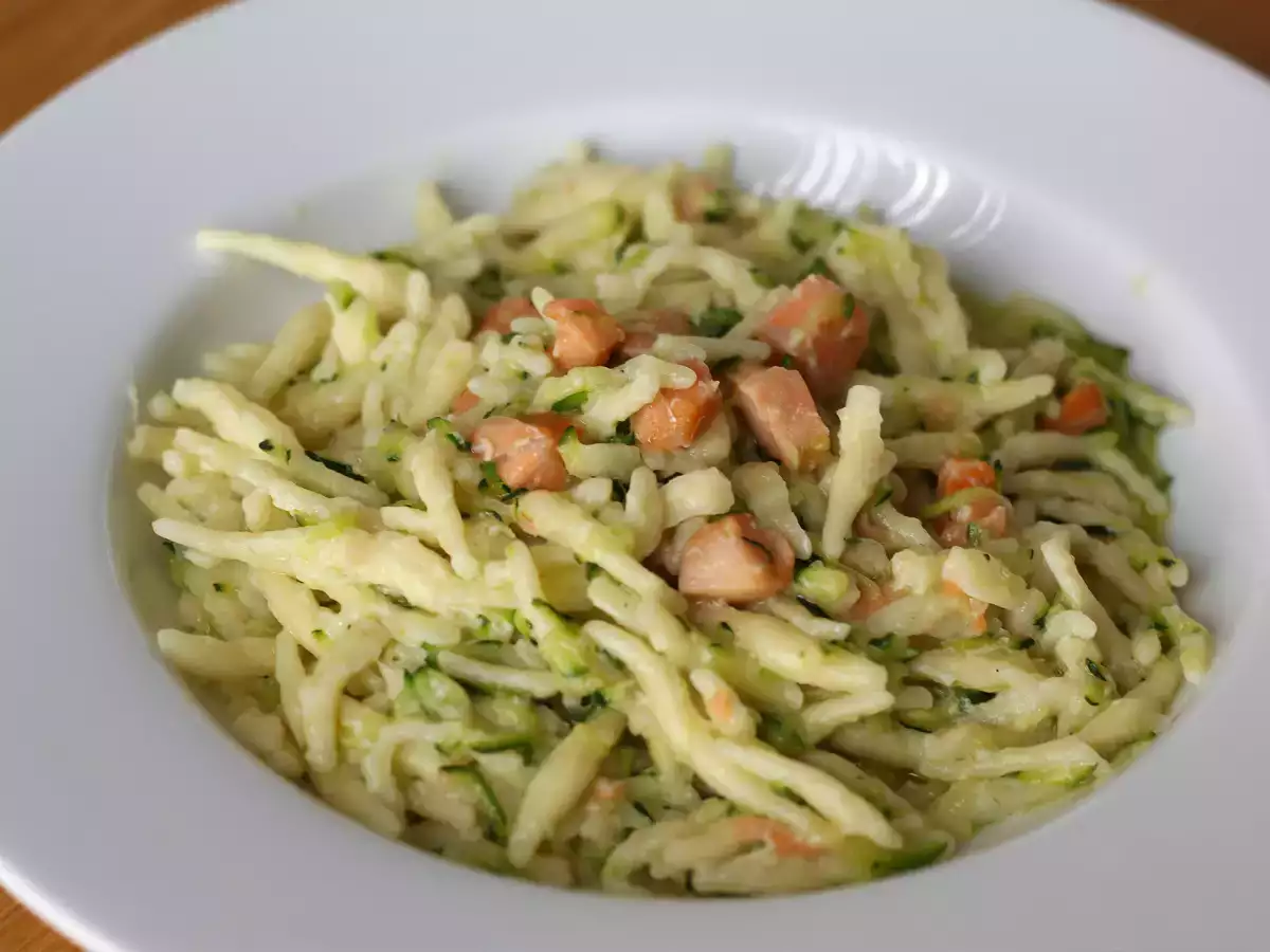 Pasta met zalm en courgette: een lichte, smaakvolle maaltijd voor elke gelegenheid - foto 2