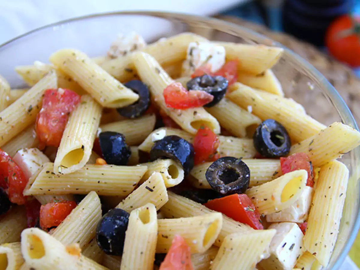 Pastasalade met tomaat, feta en olijven - foto 2