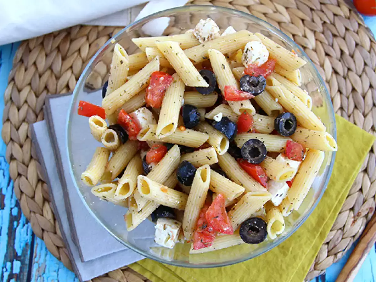 Pastasalade met tomaat, feta en olijven - foto 3