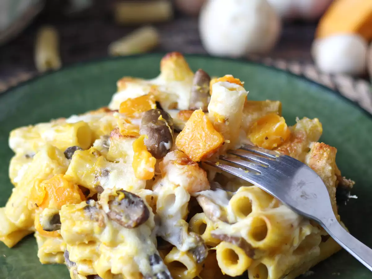 Pastaschotel uit de oven met pompoen, champignons en bechamelsaus - foto 2
