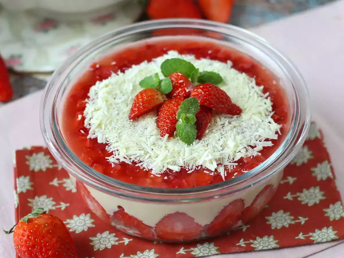 Pavê de morango, het Braziliaanse dessert van aardbeien en gecondenseerde melk dat het best koud kan worden gegeten - foto 6