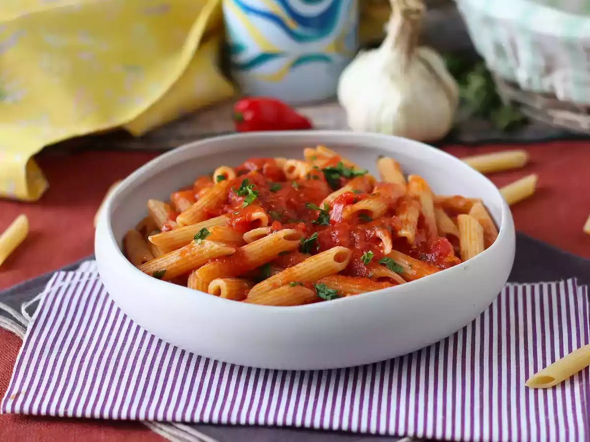 Penne all'arrabbiata: een hartverwarmende Italiaanse klassieker!