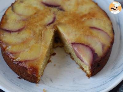 Perzik upside-down cake, vochtig, smeltend en gekarameliseerd - foto 7