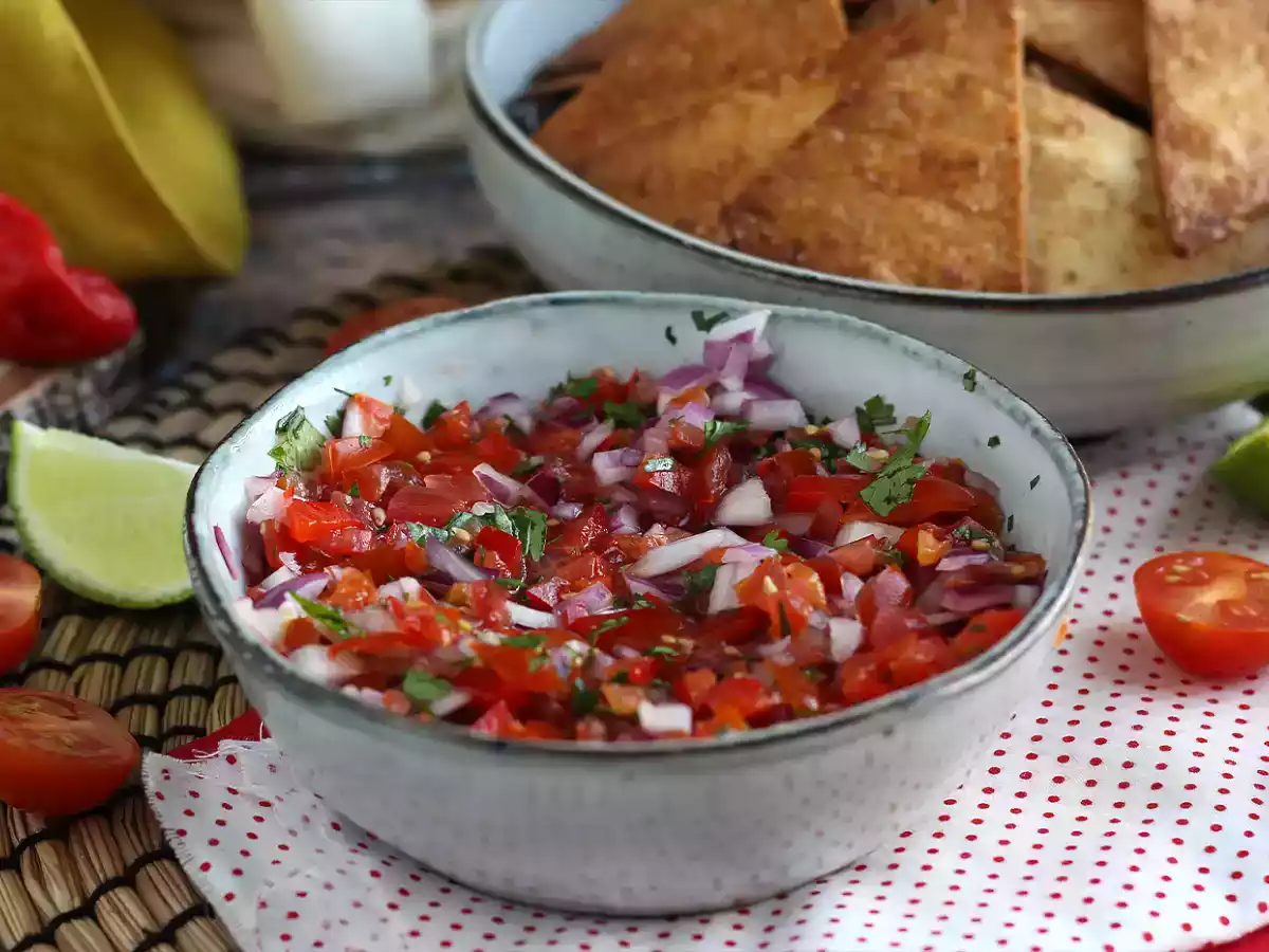 Pico de gallo en zelfgemaakte tortillachips - foto 3