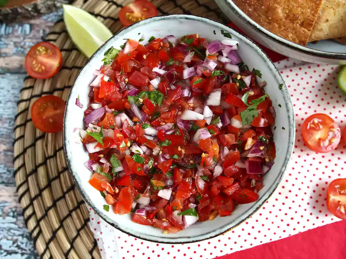 Pico de gallo en zelfgemaakte tortillachips - foto 6