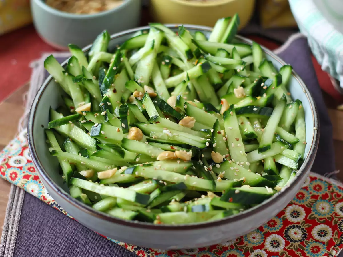 Pikante komkommersalade met pinda's - foto 5