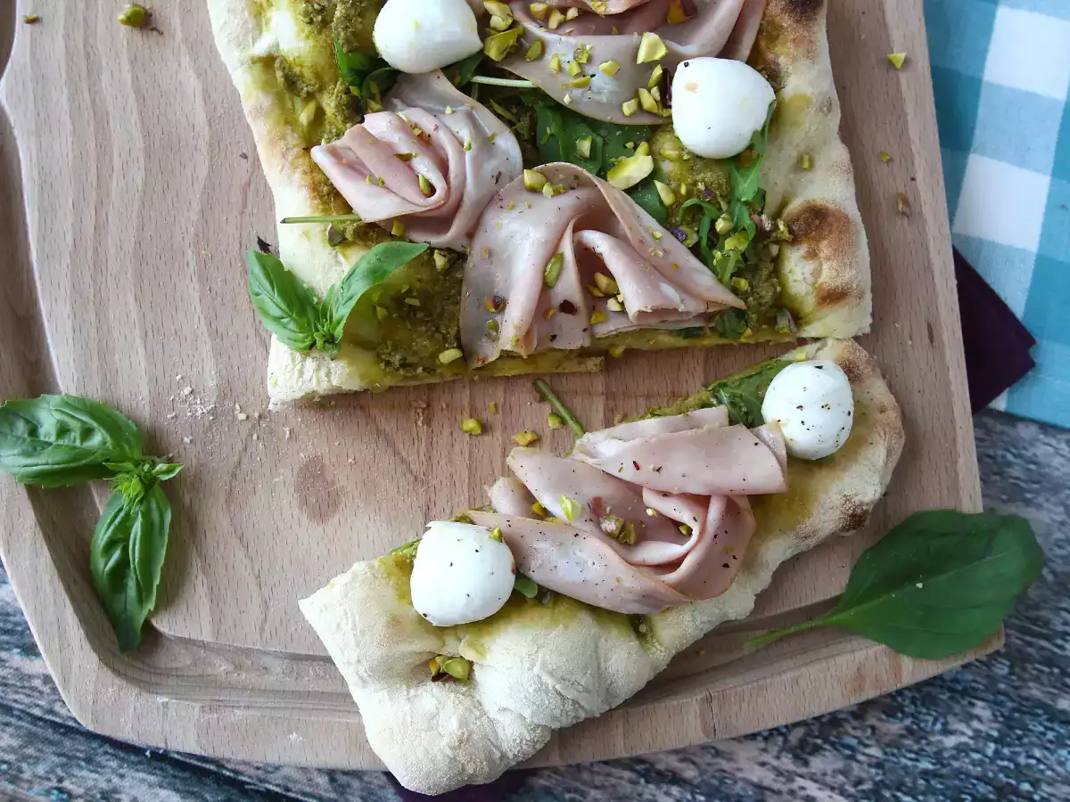 Pinsa met pesto en mortadella, klaar in 10 minuten! - foto 2