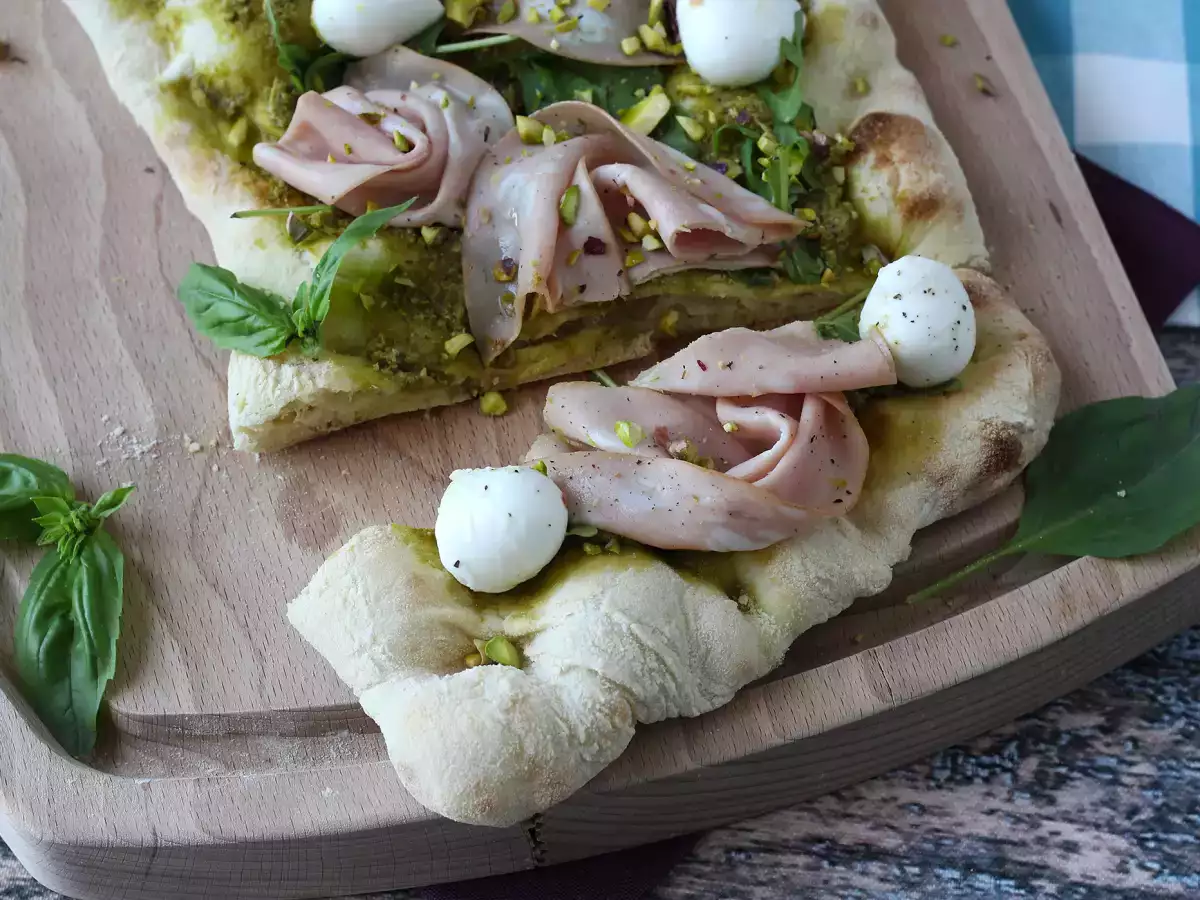 Pinsa met pesto en mortadella, klaar in 10 minuten! - foto 4
