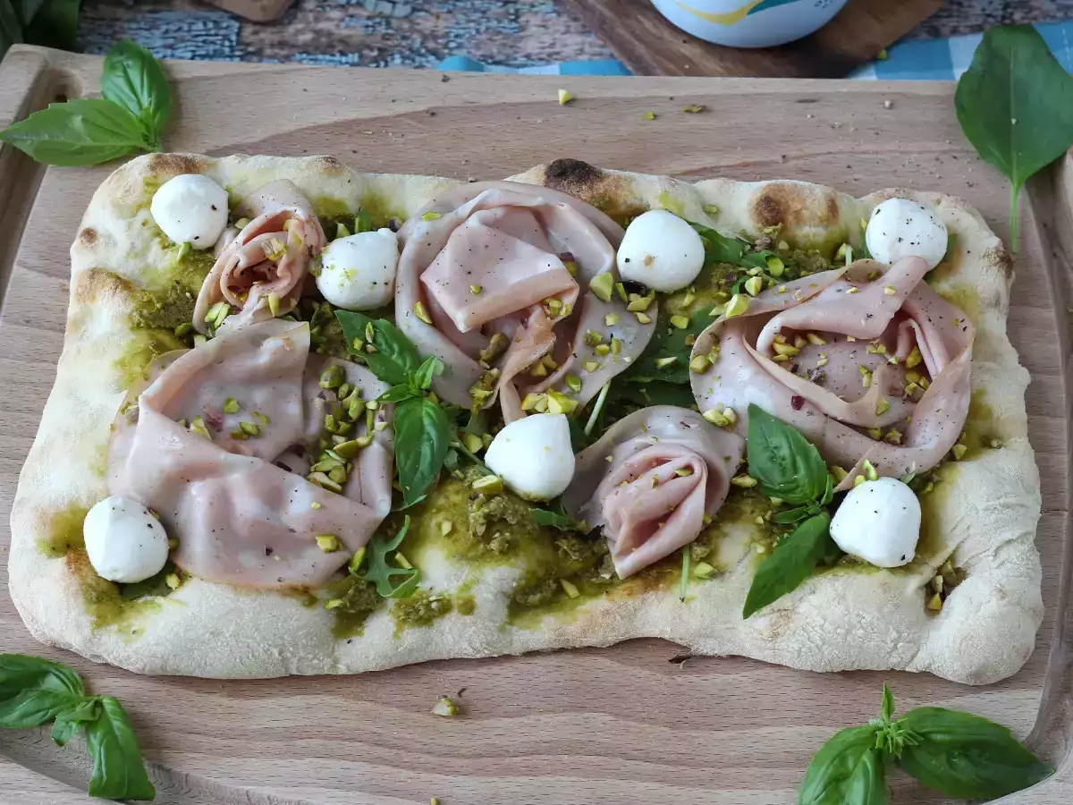 Pinsa met pesto en mortadella, klaar in 10 minuten! - foto 5