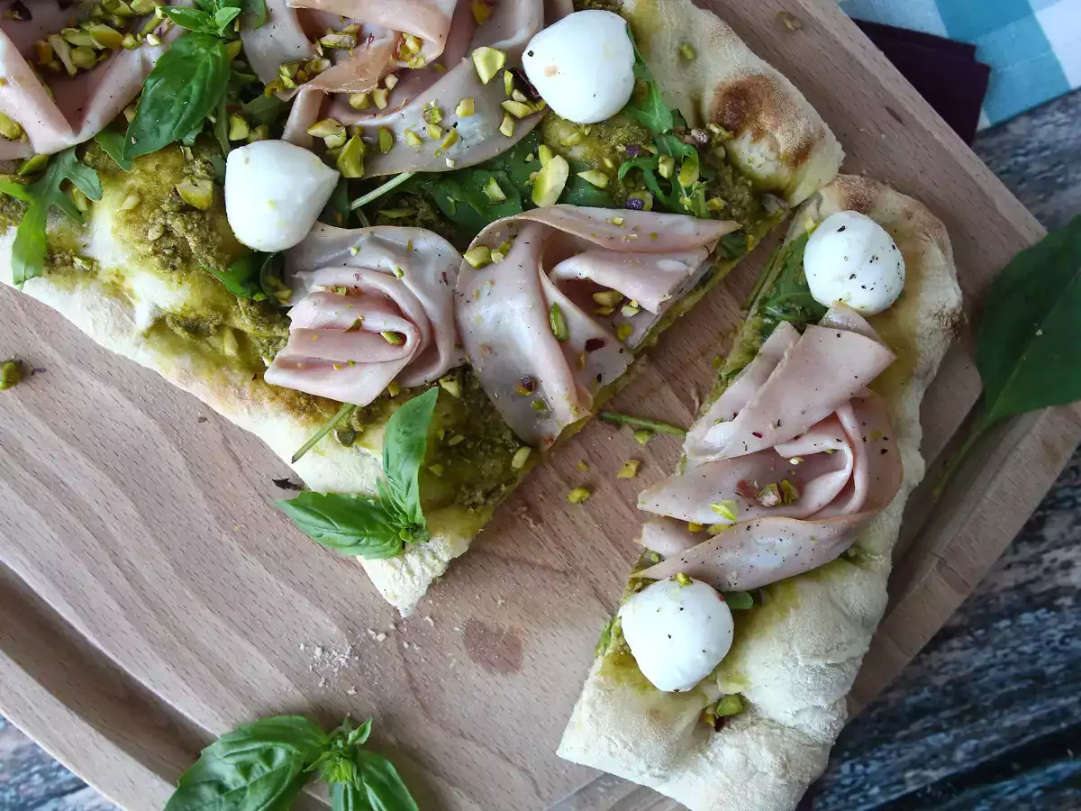 Pinsa met pesto en mortadella, klaar in 10 minuten! - foto 8