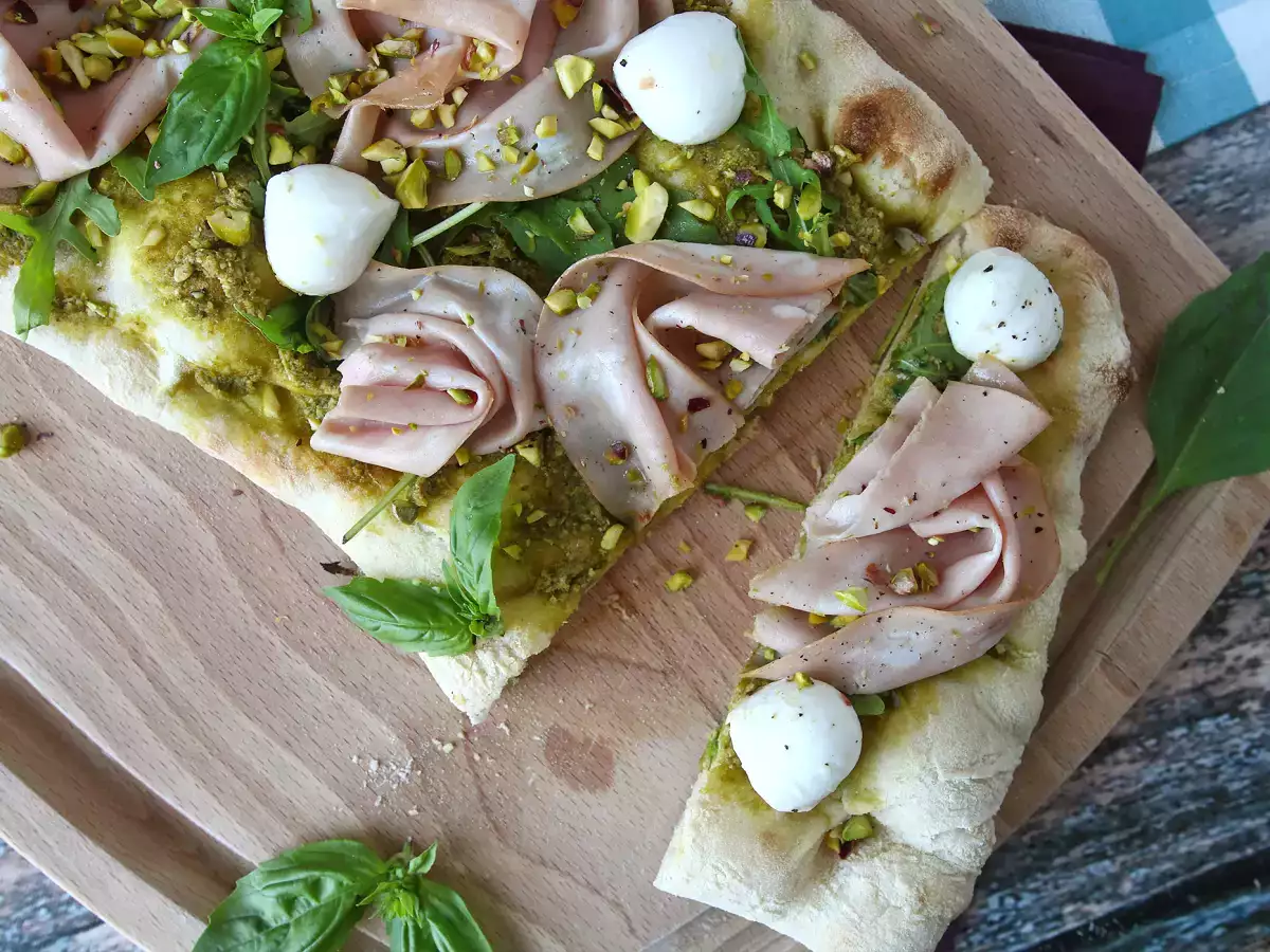Pinsa met pesto en mortadella, klaar in 10 minuten! - foto 3
