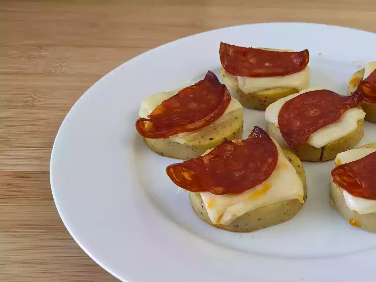 Polenta crostini met scamorza kaas en pepperoni - foto 3