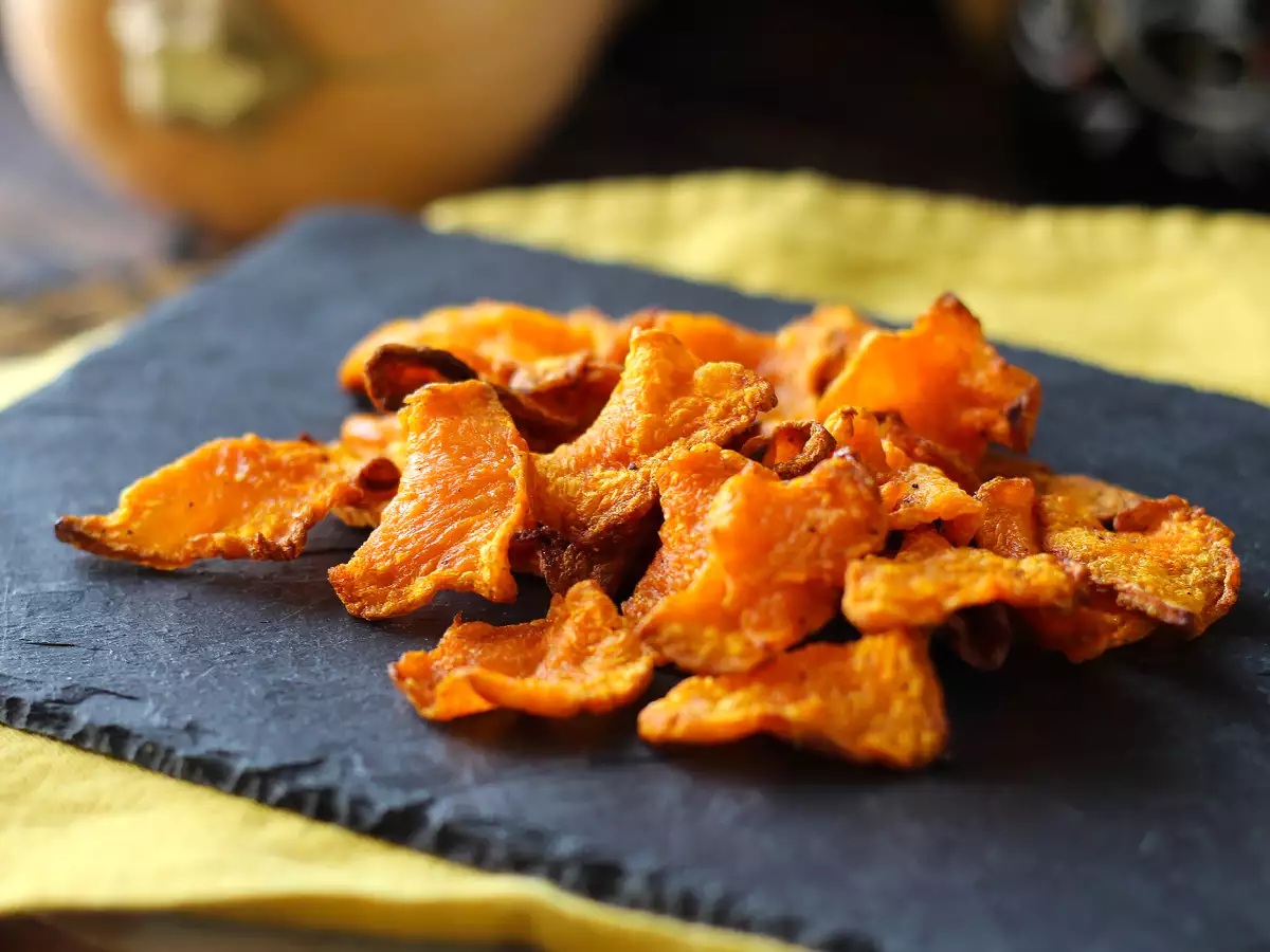 Pompoenchips uit de airfryer: licht en lekker