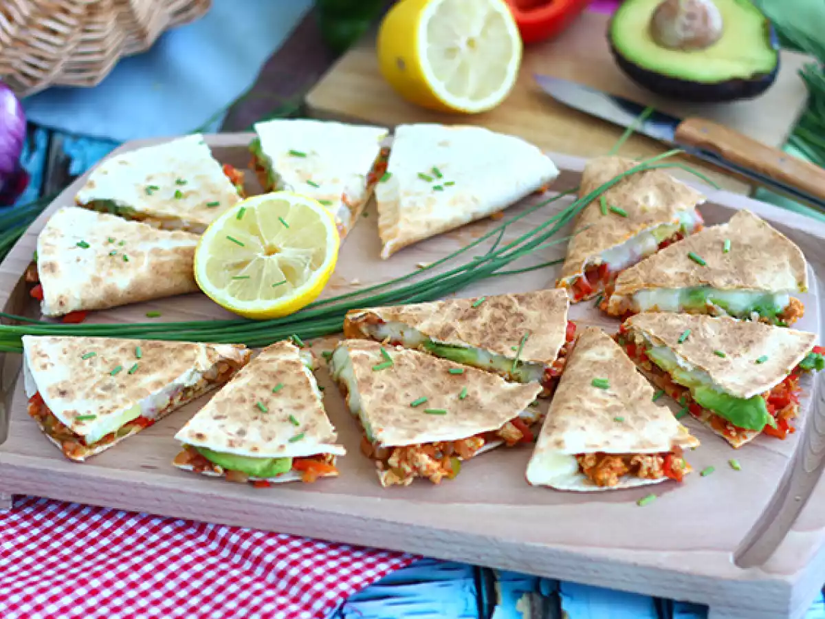 Quesadilla's met kip en avocado