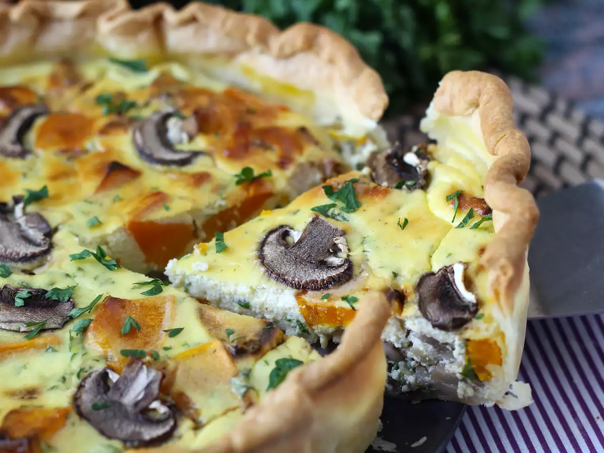 Quiche met champignons en kastanjepompoen