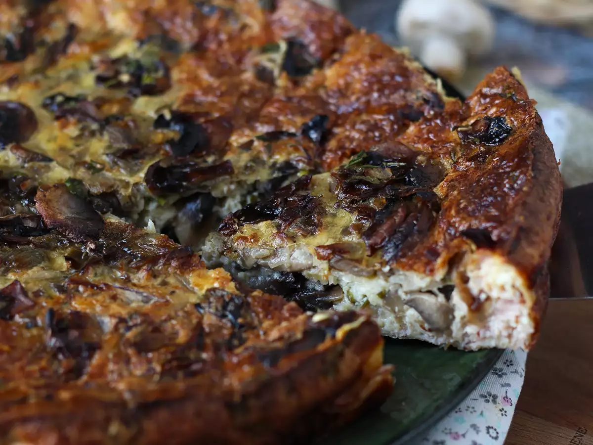 Quiche zonder deeg met champignons, spek en cottage cheese - foto 4