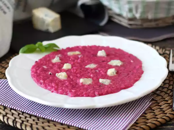 Recept Risotto met biet en gorgonzola: een explosie van kleur en intense smaken