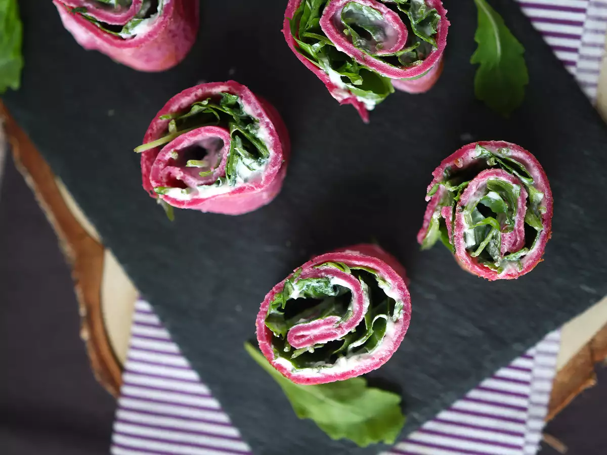 Rodebietcrêpesrolletjes met ricotta en rucola - foto 5