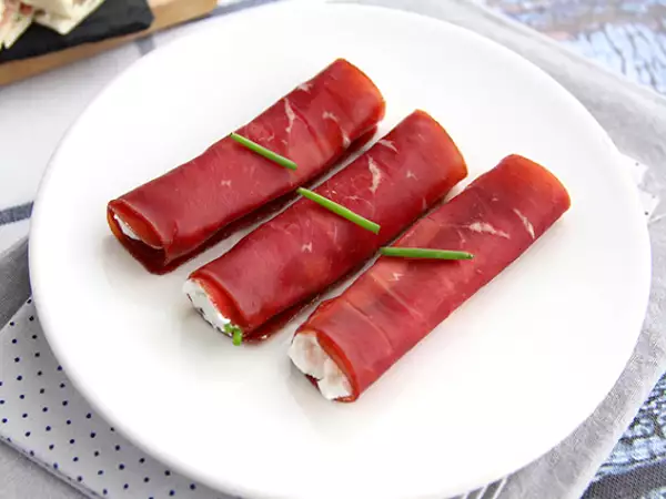 Recept Rolletjes van bündnerfleisch met chavroux