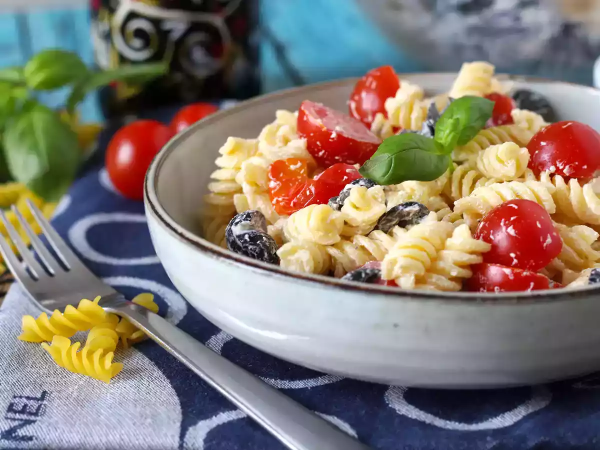 Romige koude pasta, klaar in minder dan 10 minuten!
