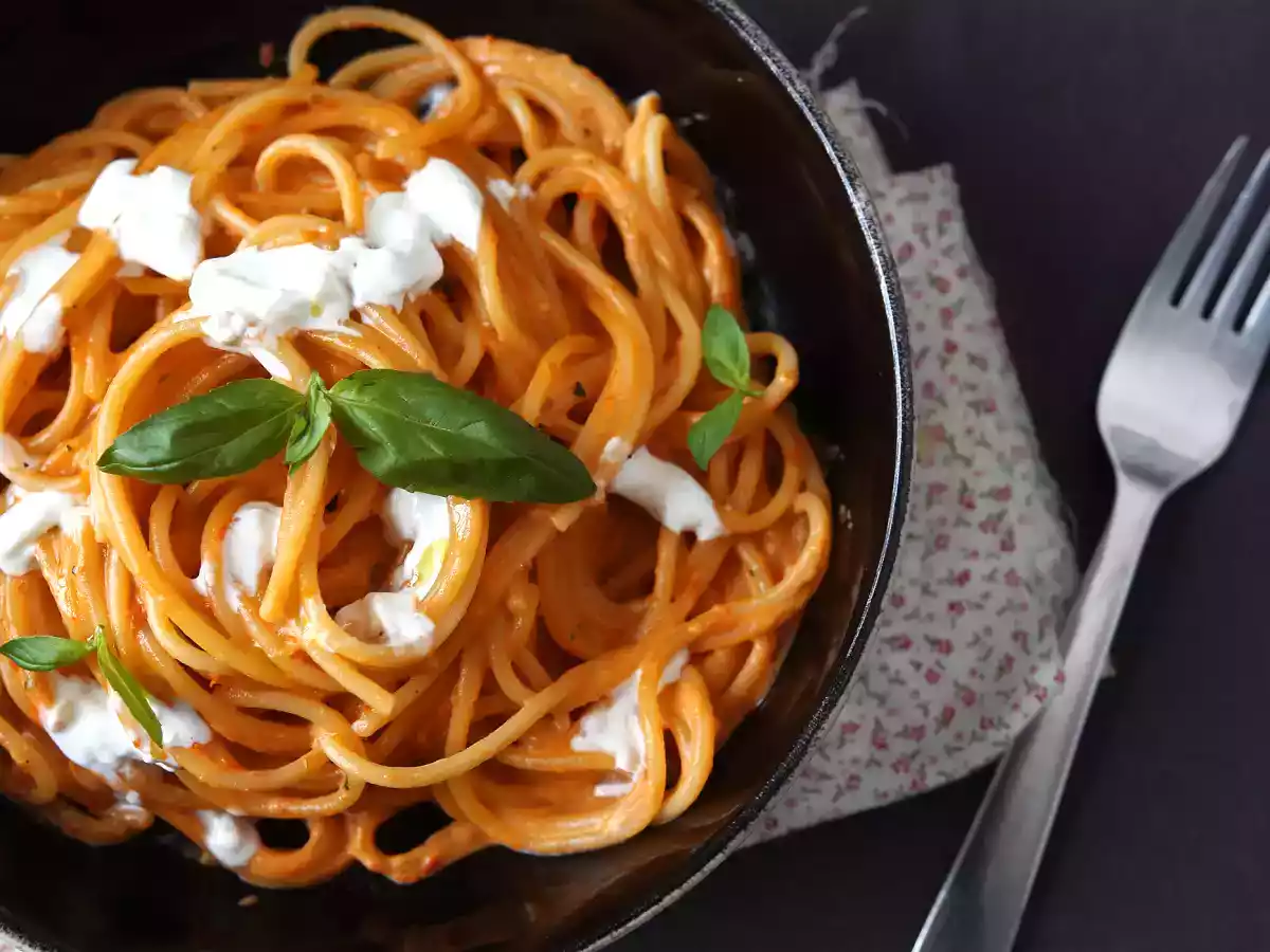 Romige pasta met burrata en kerstomaatjes - foto 2