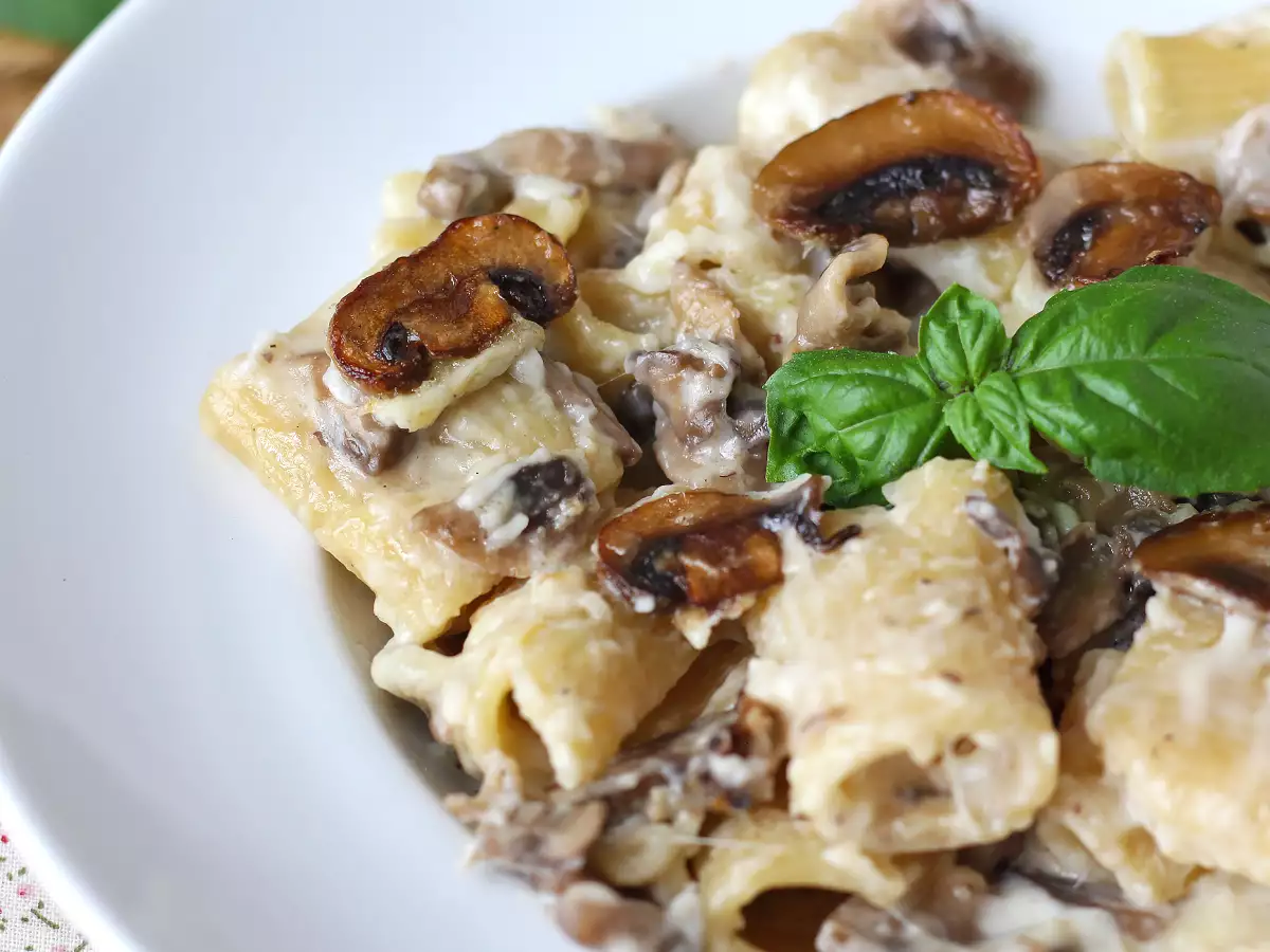 Romige pasta met champignons en room: een eenvoudig voorgerecht met authentieke smaak - foto 2