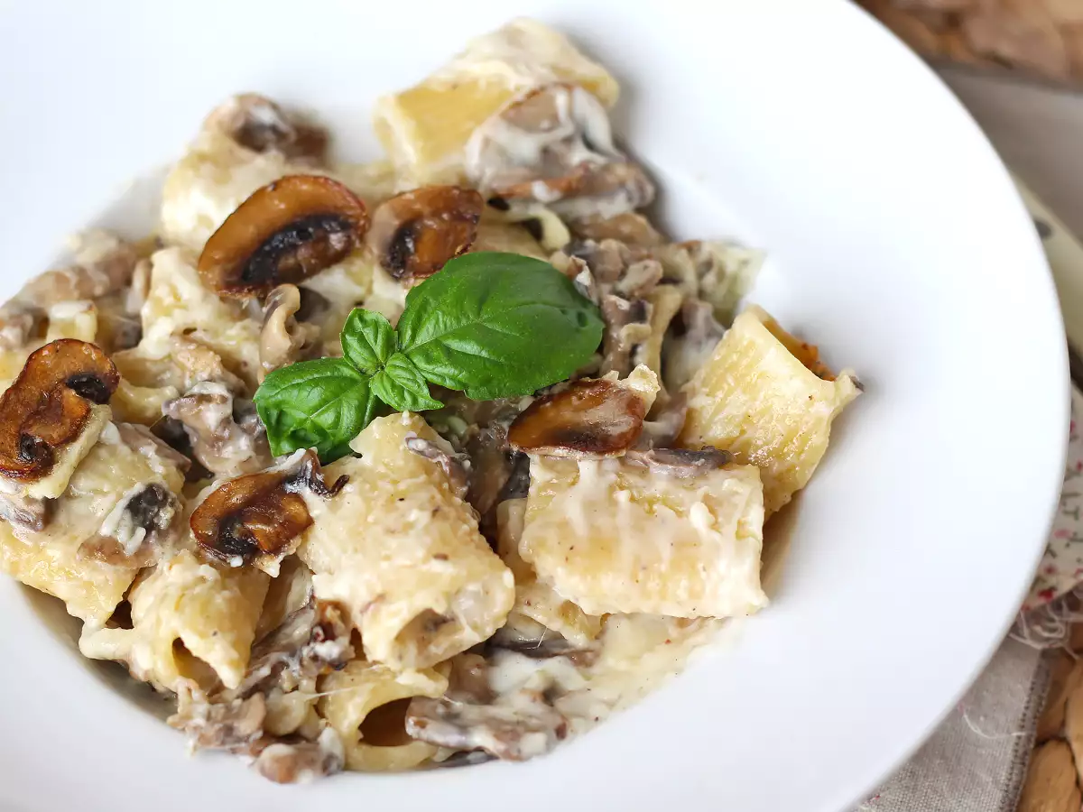 Romige pasta met champignons en room: een eenvoudig voorgerecht met authentieke smaak - foto 3