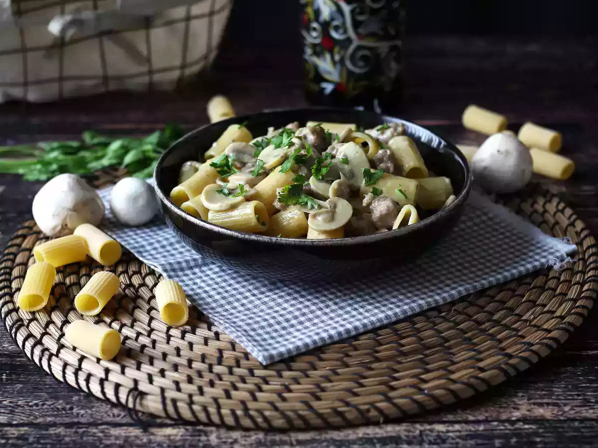 Romige pasta met champignons en worst - foto 2