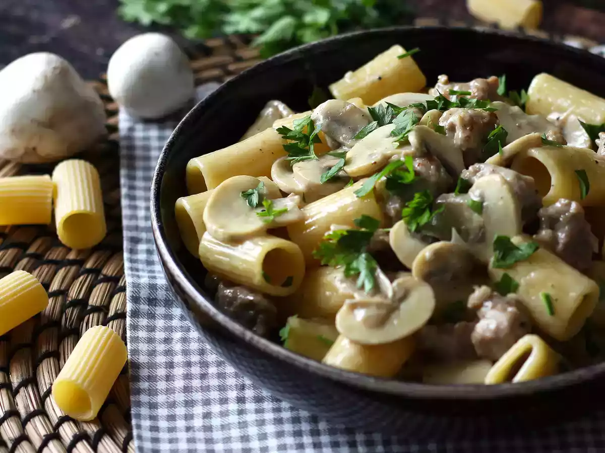 Romige pasta met champignons en worst - foto 4