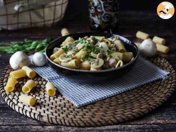 Romige pasta met champignons en worst - foto 2