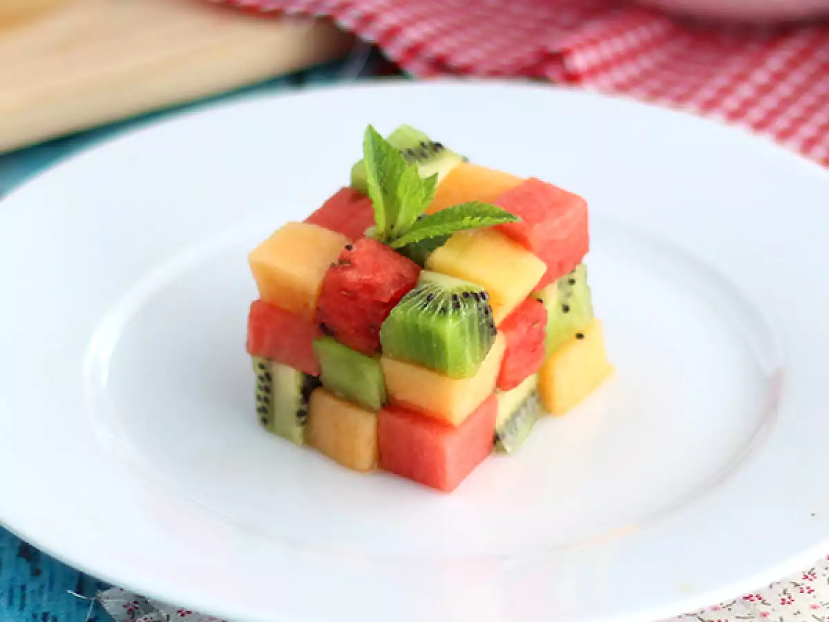 Rubiks kubus van fruit: een stijlvolle fruitsalade