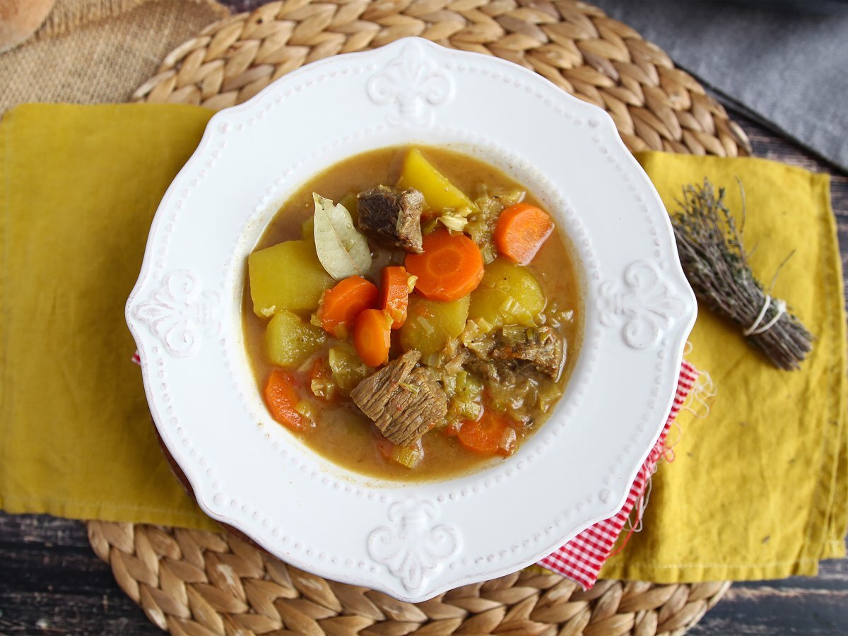 Rundvlees- en aardappelstoofpot in een snelkookpan - foto 4