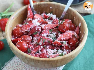 Salade van aardbeien, tomaat, feta en basilicum - foto 4