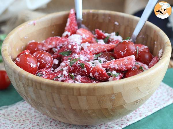 Salade van aardbeien, tomaten, feta en basilicum - foto 2