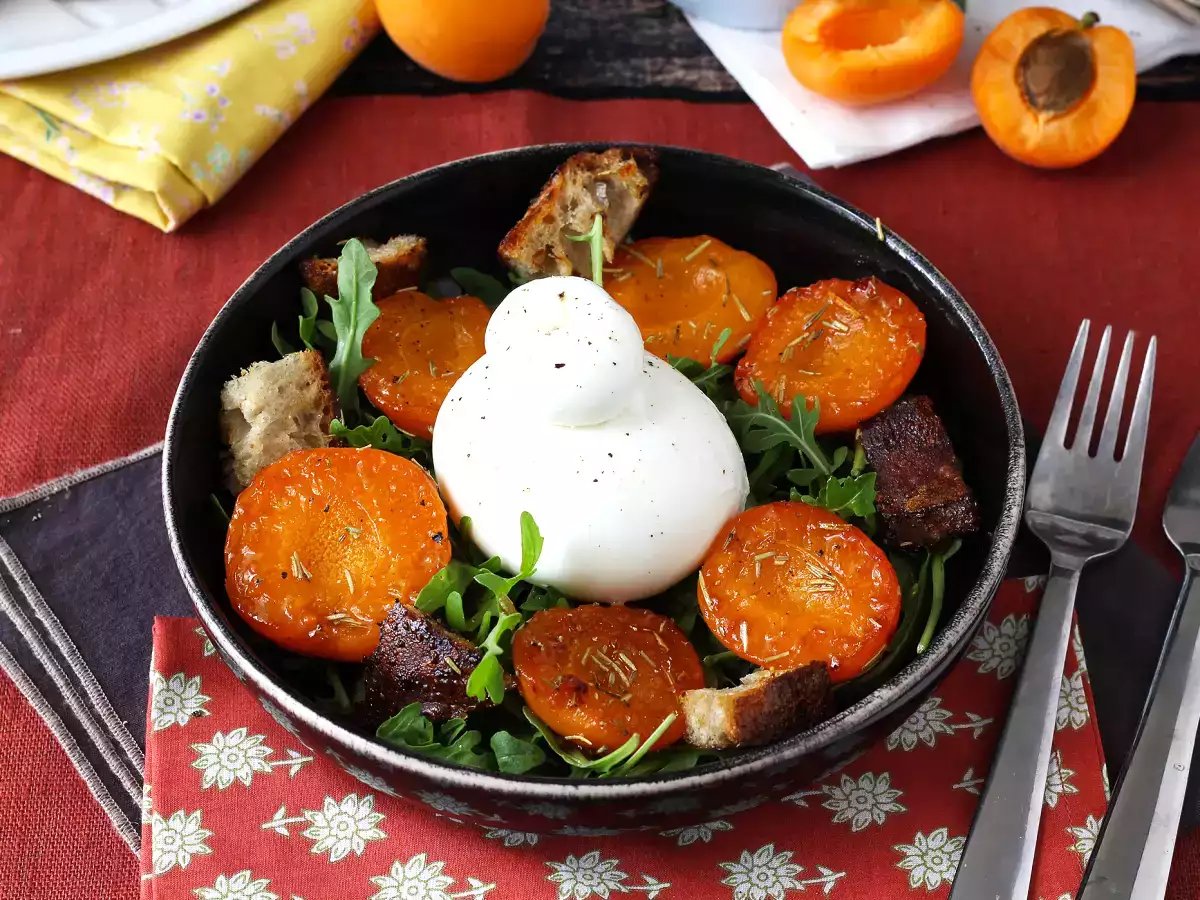 Salade van geroosterde abrikozen, rucola en burrata - foto 5