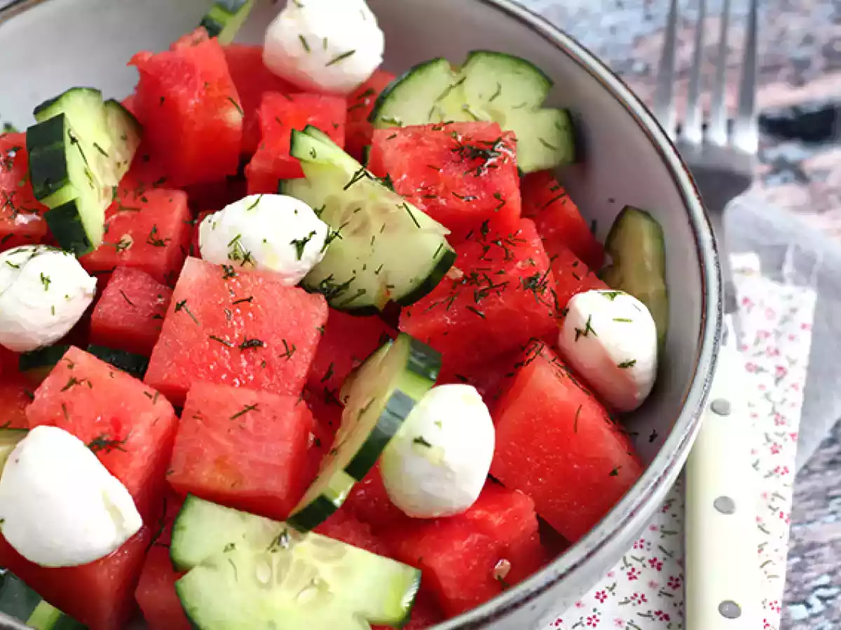 Salade van watermeloen en komkommer