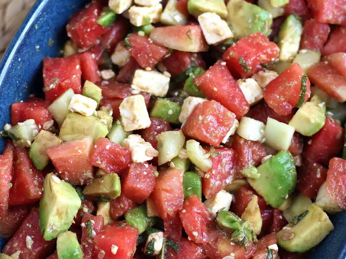 Salade van watermeloen, feta, avocado en komkommer: extra fris! - foto 3