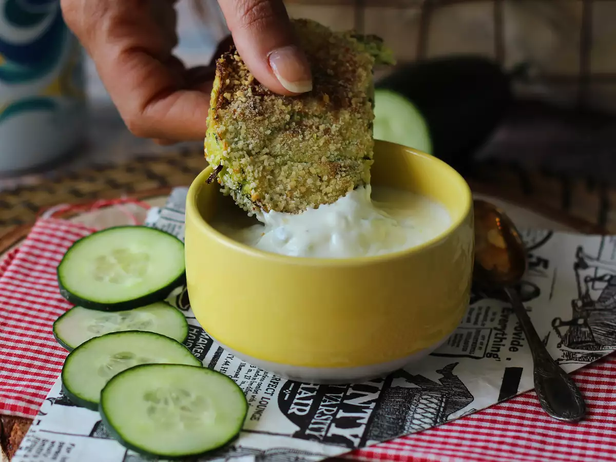 Saus van Griekse yoghurt, komkommer en ui - foto 2