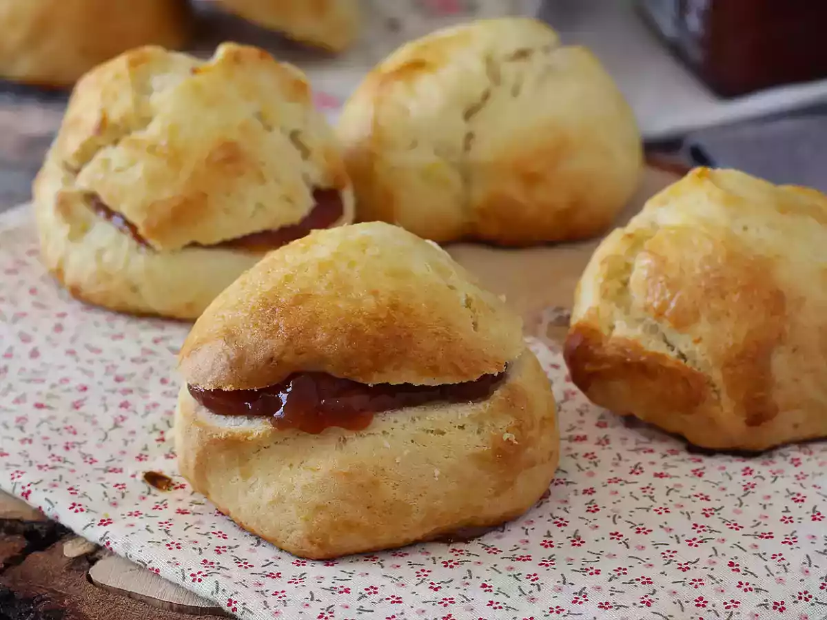 Scones met citroenschil