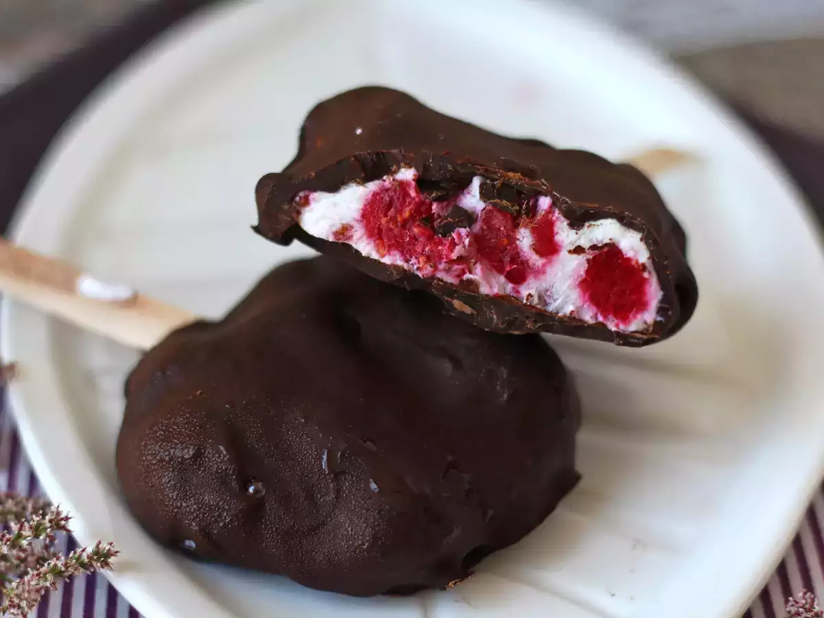 Skyr, framboos en chocolade-ijs. De gezonde snack voor zonnige dagen! - foto 6