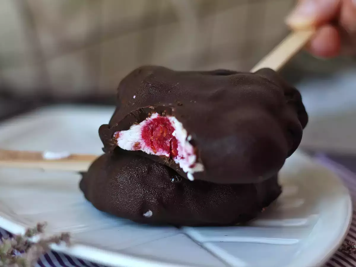 Skyr, framboos en chocolade-ijs. De gezonde snack voor zonnige dagen! - foto 7