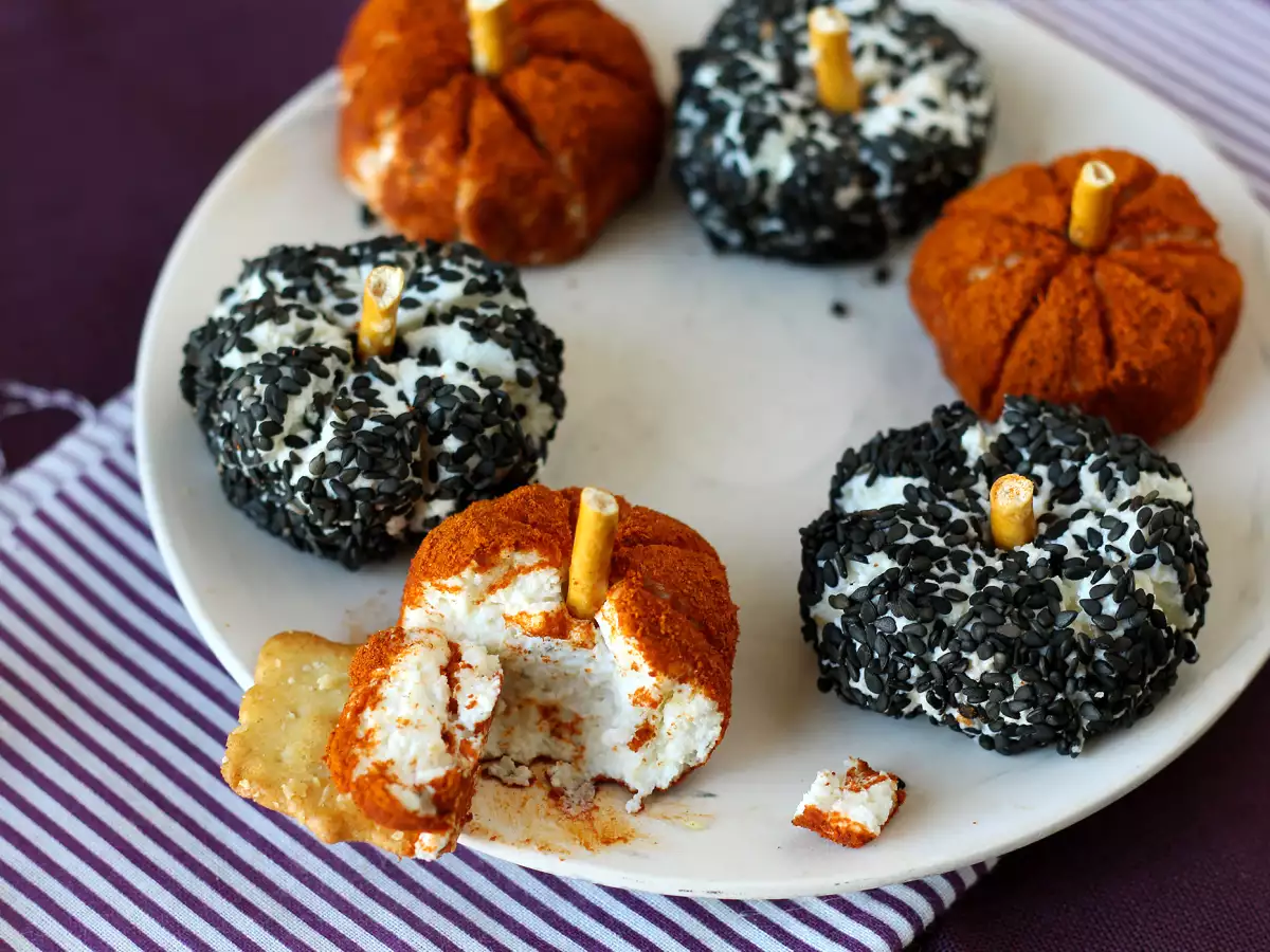 Smeerbare kaasballetjes in pompoenvorm voor Halloween - foto 3