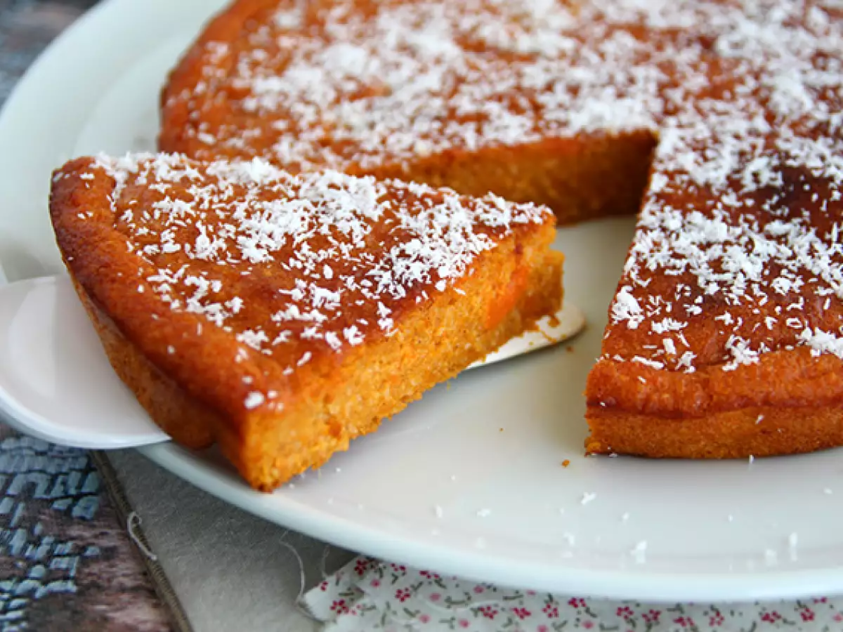 Smeuïge zoeteaardappelcake met kokos