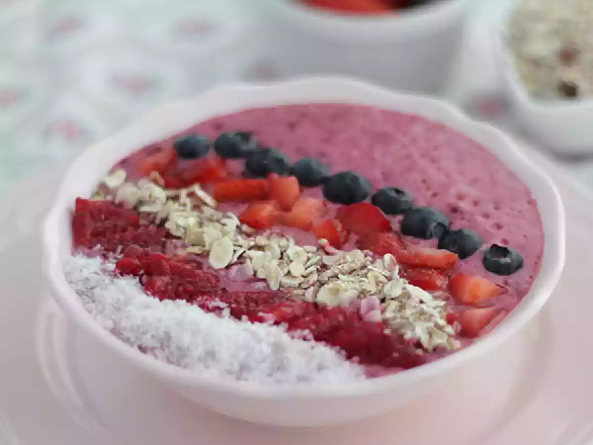 Smoothiebowl met rode vruchten
