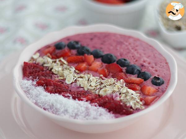 Smoothiebowl met rode vruchten